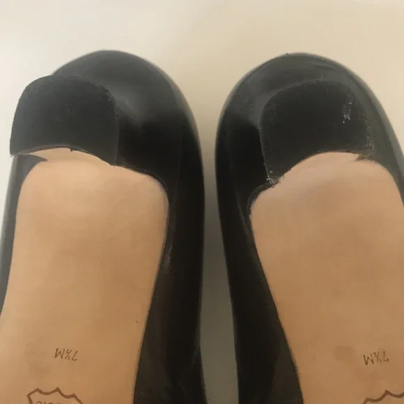 BLACK LEATHER PUMPS 7.5 - Picture 6 of 10